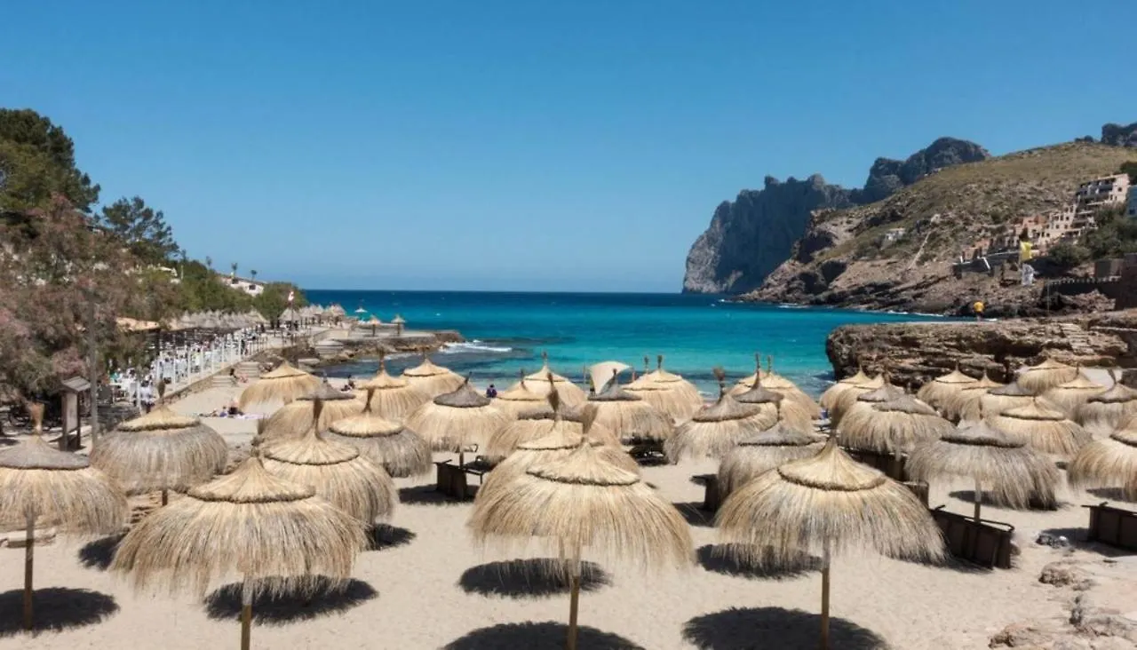 Cala de Sant Vicenc Can Botana 3